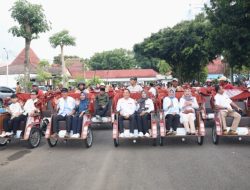 Bupati, Wakil Bupati Bojonegoro dan Para Kepala OPD Naik Becak Listrik Bantuan dari Presiden Prabowo Subianto