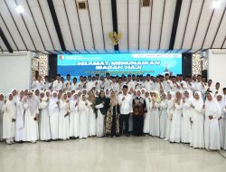 Bupati dan Wakil Bupati Bojonegoro Hadiri Acara Pelepasan dan Doa Bersama 102 ASN yang Akan Berangkat Haji 2026