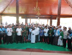 Tangis Haru Sambut Kepulangan Haji Blora ke Kampung Halaman, Bupati Blora Doakan Jadi Haji yang Mabrur