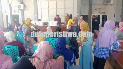 Pemdes Dander Salurkan Bantuan Pangan kepada 854 Penerima Manfaat
