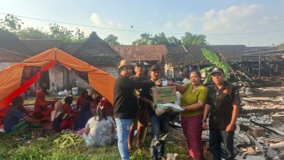 Peduli Sesama, DPC Squad Nusantara Blora Salurkan Bantuan untuk Korban Kebakaran di Kedungtuban