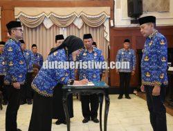 Serahkan SK PNS, Wali Kota Wahyu Tekankan Semangat Pengabdian dan Profesionalisme ASN