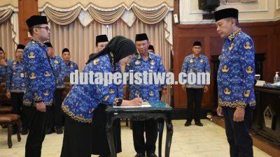 Serahkan SK PNS, Wali Kota Wahyu Tekankan Semangat Pengabdian dan Profesionalisme ASN