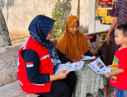PMI Bojonegoro Turun Langsung ke Rumah Warga, Ajak Jaga Kebersihan dan Hemat Air di Musim Kemarau
