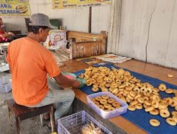 Pelaku UMKM Padangan-Bojonegoro Produksi Puluhan Ribu Kue Seribuan Perhari, Pasar hingga Luar Daerah