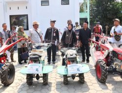Petani Bojonegoro Terima Bantuan Alsintan Pra Panen untuk Percepat Olah Lahan dan Tingkatkan Produksi