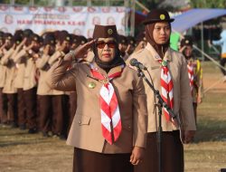 Kak Sri Setyorini Lepas Pasukan Estafet Tunas Kelapa Pramuka Blora dari Lapangan Kridosono