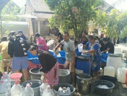Pegawai Dinsos Bojonegoro Galang Donasi Mandiri untuk Bantu Air Bersih untuk Warga Terdampak Kekeringan