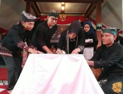 Pemkab Bojonegoro Buktikan Identitas Daerah, Obor Sewu Jadi Penggerak Ekonomi Warga