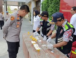 Mendadak ! 24 Anggota Satresnarkoba Polres Bojonegoro Jalani Tes Urine