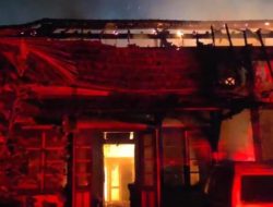 Kebakaran Hebat di Cepu, Dua Rumah Warga Hangus Dilalap Api, Kerugian Capai Ratusan Juta