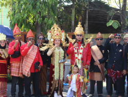Usung Tema Budaya Lestari, Indonesia Mandiri : Warga Desa Kamolan Tumpah Ruah Ikuti Karnaval