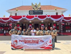 16 Pendonor Darah Sukarela Asal Bojonegoro Terima Penghargaan dari Gubernur Jatim